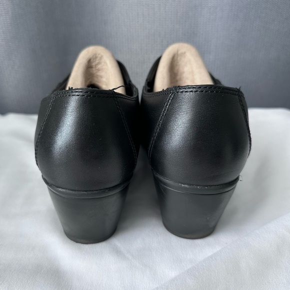 CLARKS INGALLS FALLS WOMENS SLIP-ON SHOES/ Size: 9 - Picture 8 of 15